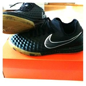 Nike Magistax Indoor Shoes